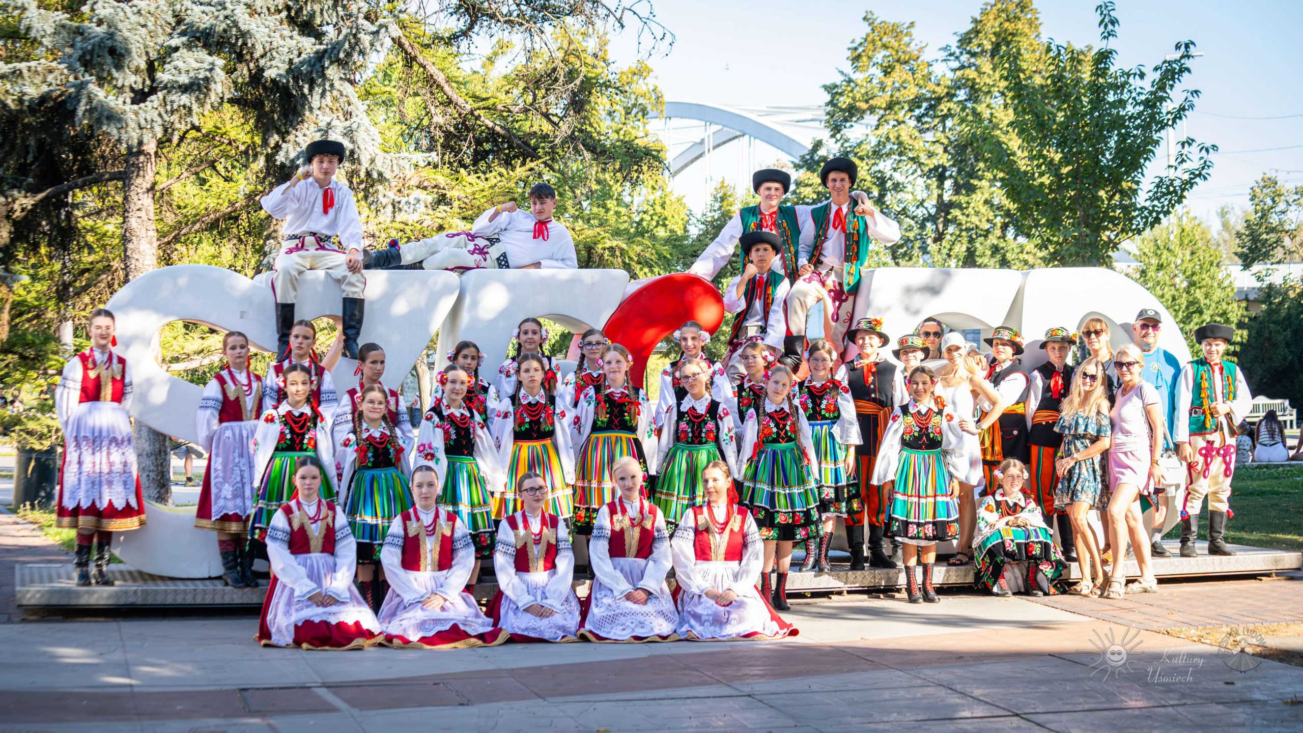 Zdjęcie Zespołu Ludowego Ożarowiacy z pobytu na festiwalu folklorystycznym na Węgrzech 2026