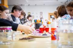 2025-11-16_Zapach-Ukojenia-warsztaty-tworzenia-swiec-sojowych_07