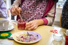 2025-11-16_Zapach-Ukojenia-warsztaty-tworzenia-swiec-sojowych_16