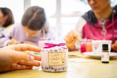 2025-11-16_Zapach-Ukojenia-warsztaty-tworzenia-swiec-sojowych_37