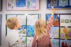 3_2025-12-14_Wernisaz-konkurs-Ozarowska-Kartka-Swiateczna-2025_004