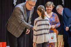 3_2025-12-14_Wernisaz-konkurs-Ozarowska-Kartka-Swiateczna-2025_044